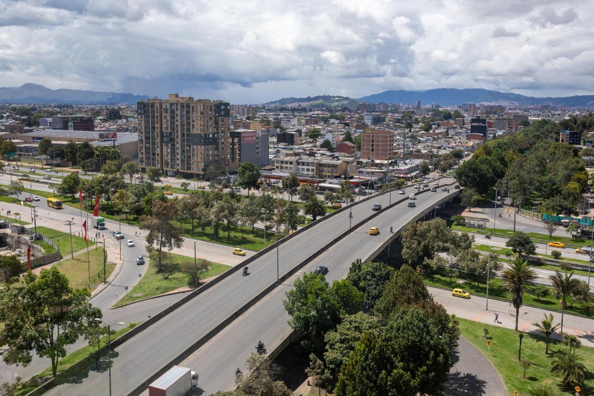 Holiday Inn Bogota Airport, An Ihg Hotel Zewnętrze zdjęcie