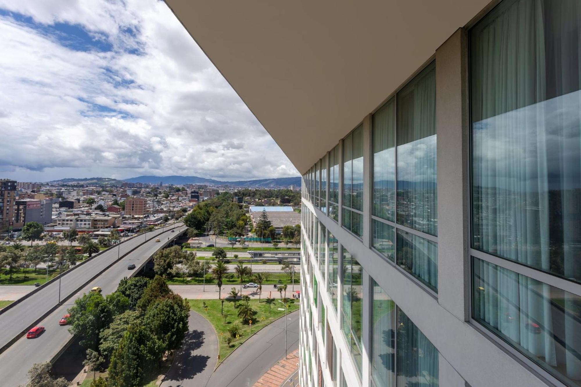 Holiday Inn Bogota Airport By Ihg Zewnętrze zdjęcie