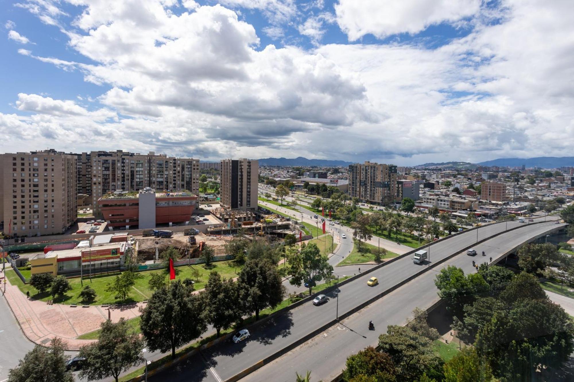 Holiday Inn Bogota Airport, An Ihg Hotel Zewnętrze zdjęcie